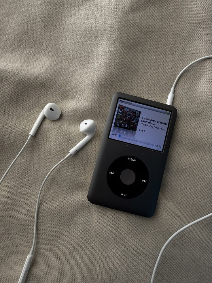 iPod Classic, on linen
